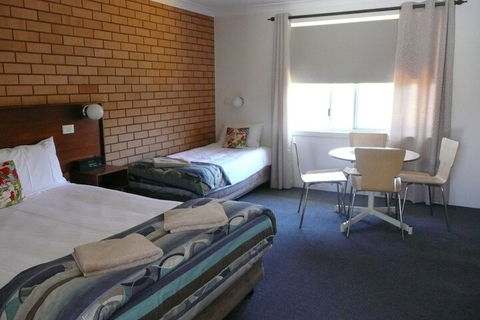 Rosebourne Gardens Motel - Travel Search 6