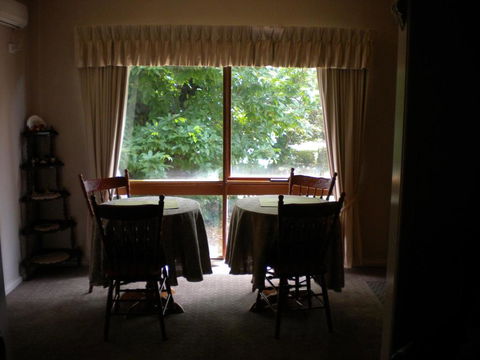 Hillview Oak B & B - Travel Agents 1