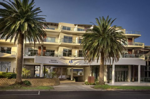 Waterfront At Waves - Travel Agents 4