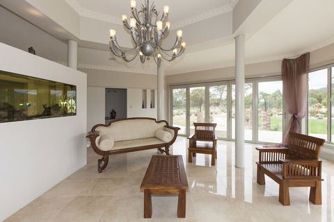 Aurora Manor Rooms - Travel Search 1