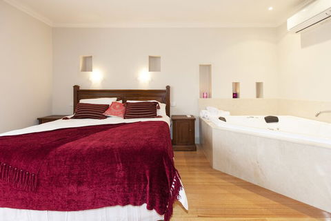 Aurora Manor Rooms - Travel Search 4
