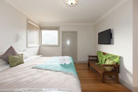 Aurora Manor Rooms - Travel Search 7