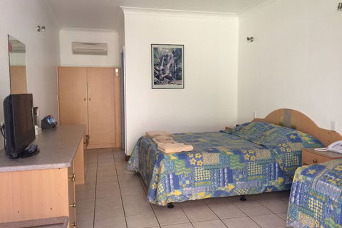 Paraway Motel - Travel Search 5