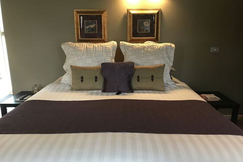 Spa Suites At Raven - Cruises Travel 5