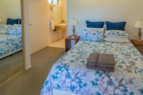 Barrington Riverside Cottages - Tourism Guide 4