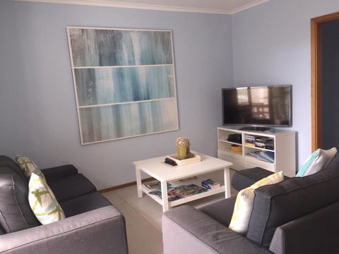 Salty Air Apartments Kingscote Kangaroo Island - Tourism Guide 3
