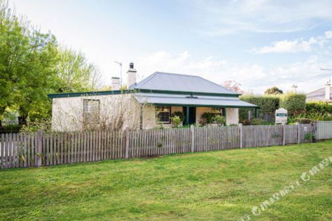 Georgies Cottage - Travel Agents 0