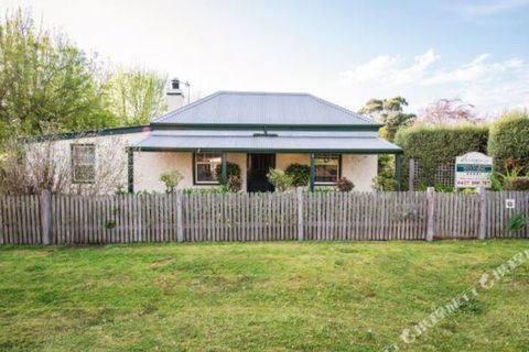 Georgies Cottage - Travel Agents 4