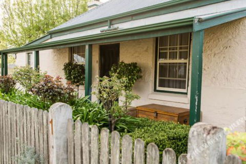 Georgies Cottage - Travel Agents 2