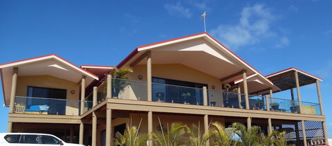 On The Deck @ Shark Bay - Travel Agents 0