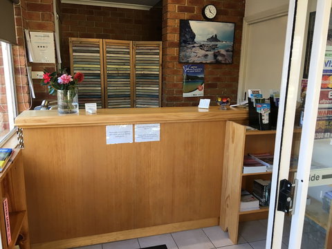 Inverloch Central Motor Inn - Travel Agents 2