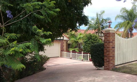 Tranquill Garden Hideaway - Travel Search 3