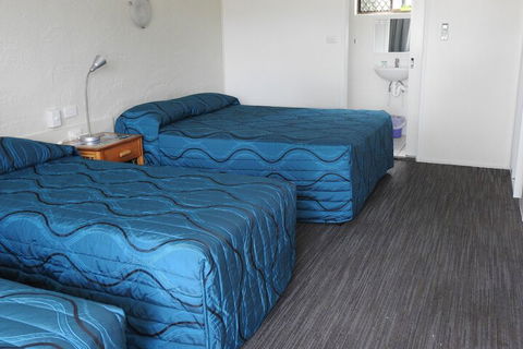 Urangan Motor Inn - Travel Search 3