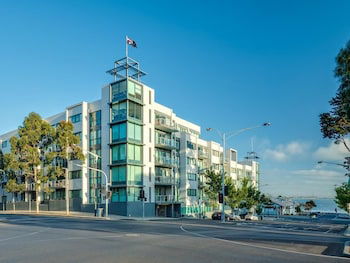 Waterfront By Gold Star Stays - Travel Search 0