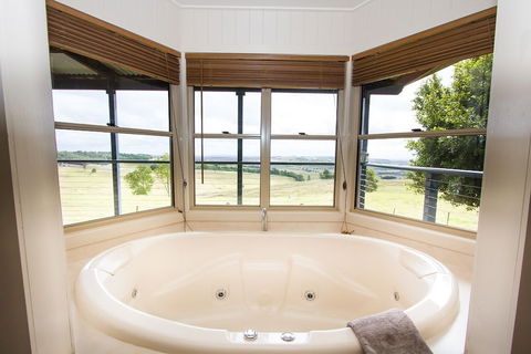 Hillview Cottages - Travel Search 6