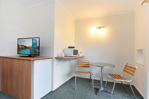 Motel In Nambour - Travel Search 6