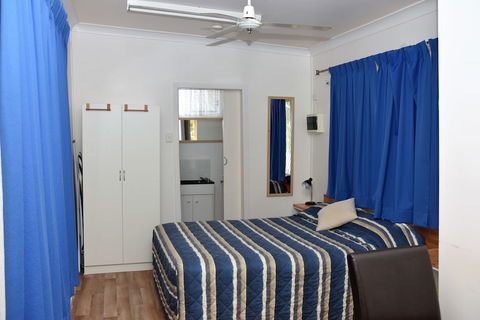 Chinchilla Motel - Travel Search 6