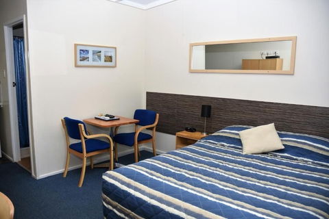 Chinchilla Motel - Travel Search 5