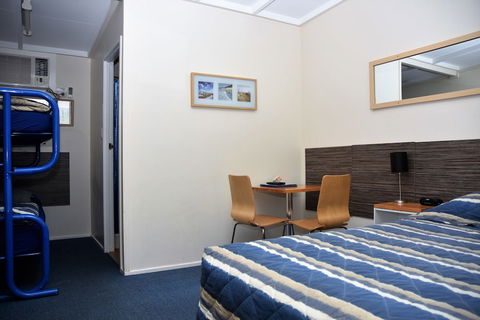 Chinchilla Motel - Travel Search 3