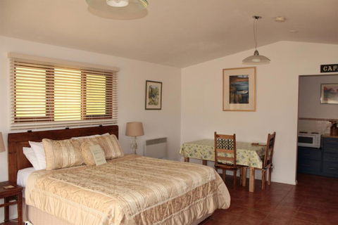 Cherryview Cygnet - Travel Agents 1