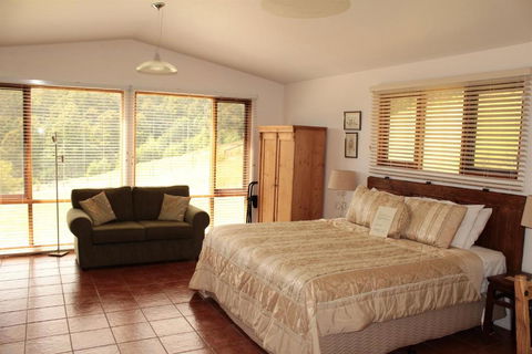Cherryview Cygnet - Travel Agents 4