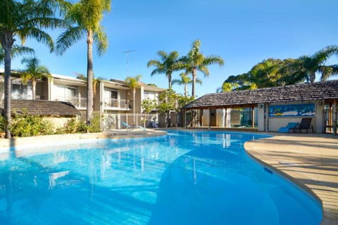 Mandurah Motel And Apartments - Cruises Travel 3