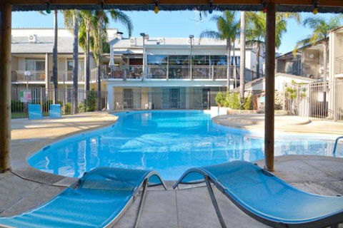 Mandurah Motel And Apartments - Cruises Travel 2