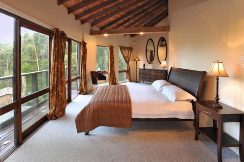 Risehill House - Travel Search 1