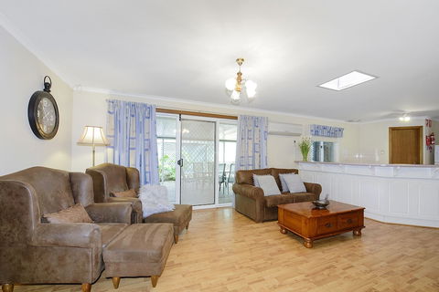 Moonta Bay Accommodation - Travel Search 4