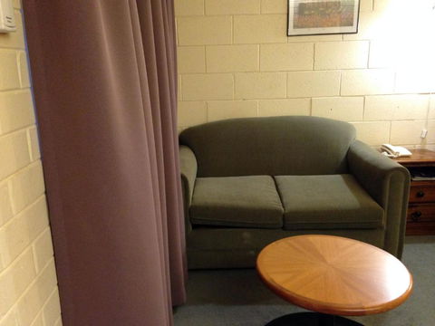 Robertson Country Motel - Travel Search 3