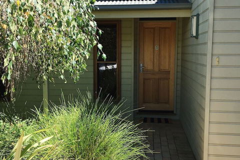 Abalina Cottages, Rotary Drive - Travel Search 1