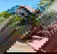 Tropic Days Backpackers - Tourism Guide