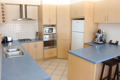 The Lighthouse Beachfront Accommodation - Travel Search 7
