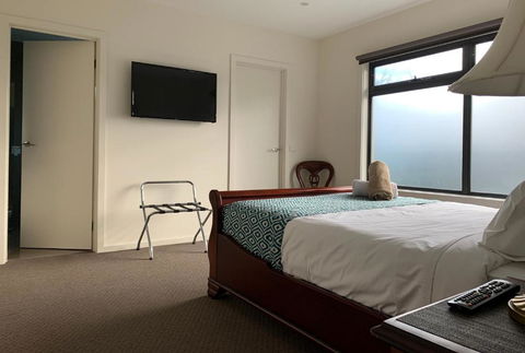 Champagne Stays Apartment - Travel Search 4