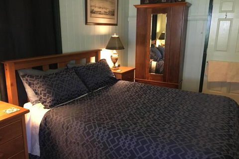 Pitstop Lodge Guesthouse B & B - Travel Agents 6