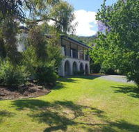 Tamworth Exclusive B  B