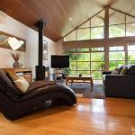 Romantic Treehouse Getaway - Cruises Travel 0