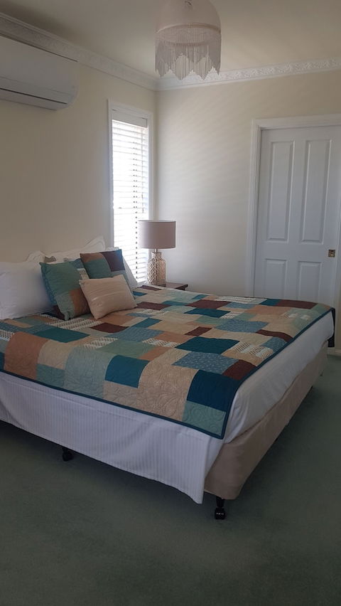 Grovely House Bed & Breakfast - Travel Search 6
