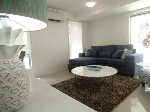 Island Villas & Apartments - Travel Search 4