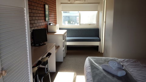 Boat Ramp Motel - Travel Agents 3