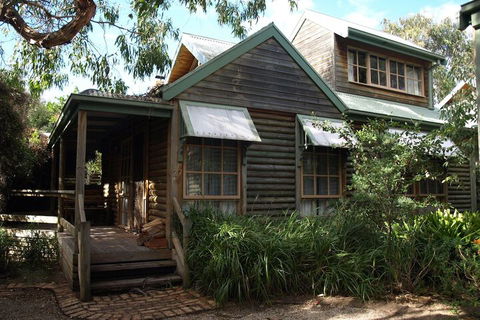 Ti-Tree Village - Travel Agents 3
