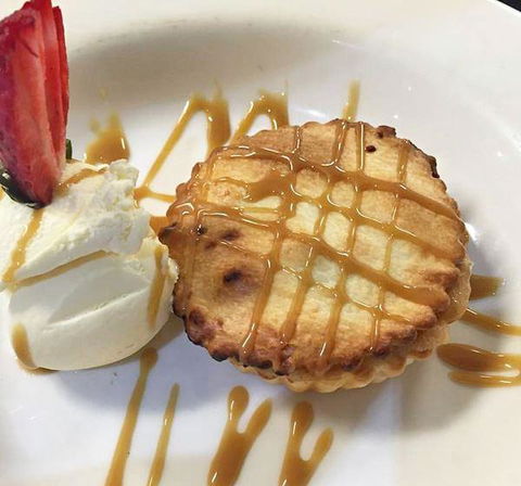 Moreton Bay Boat Club Restaurant - Cruises Travel 9