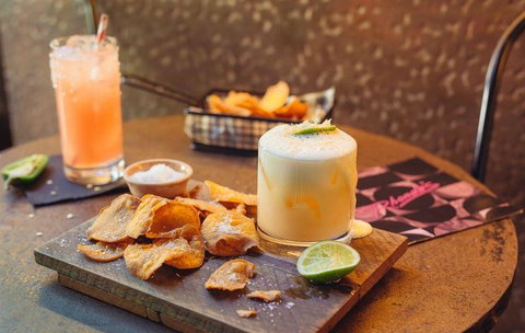 Rhonda's Bar - Tourism Guide 7