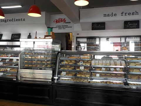 Wild Holly Cakes - Cruises Travel 0