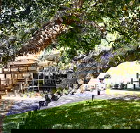 Cardinia Park Hotel - Travel Agents