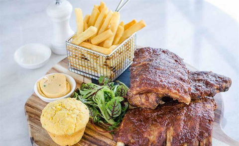 Bulli Beach Cafe - Tourism Guide 12