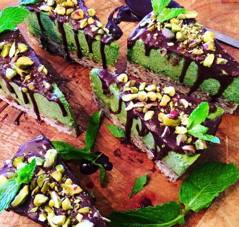 H2O Restaurant & Bar - Tourism Guide 6