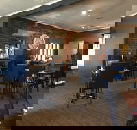 The Darnum Hotel Pub - Cruises Travel