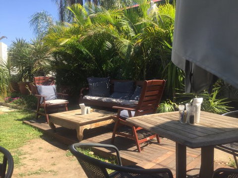 Art Shelter - Travel Agents 0