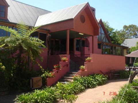 Alexanders Vineyard Restaurant - Travel Agents 0